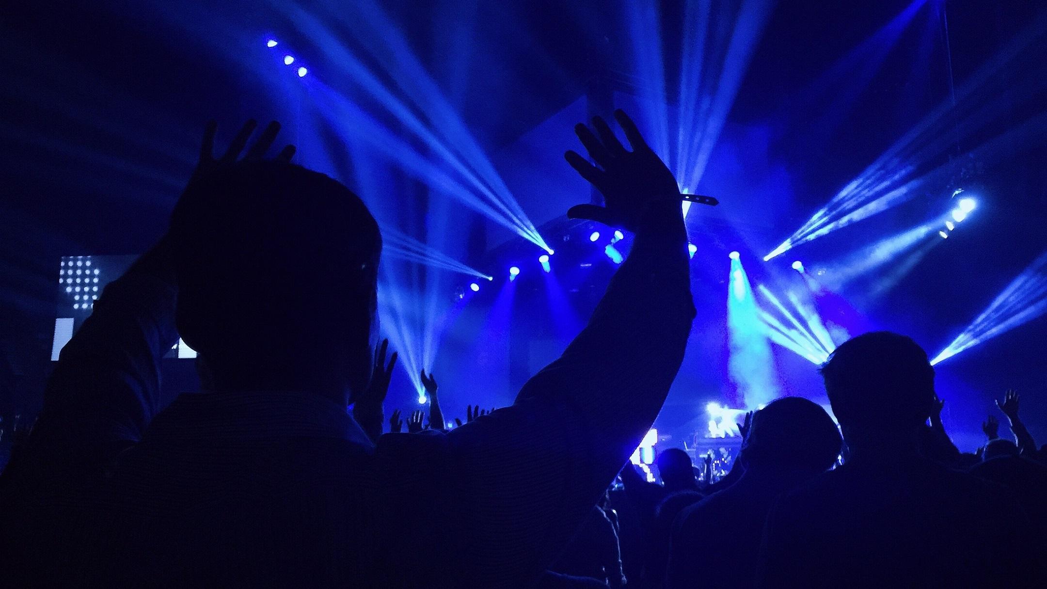 audience cheering